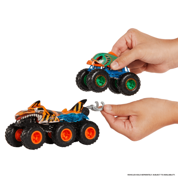 Hot Wheels Monster Trucks Big Rigs, 1:64 Scale Die-Cast Toy Truck With 6 Wheels (Styles May Vary) HWN86 - Image 4