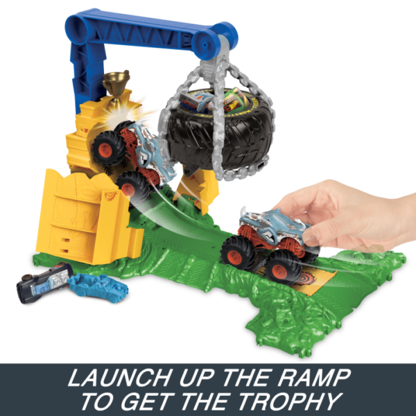 Hot Wheels Monster Trucks Rhinomite Chargin’ Challenge Playset With 1 Toy Truck & 2 Crushed Cars HTP18 - Image 2