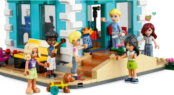 LEGO FRIENDS HEARTLAKE CITY COMMUNITY CENTER (41748) - Image 4