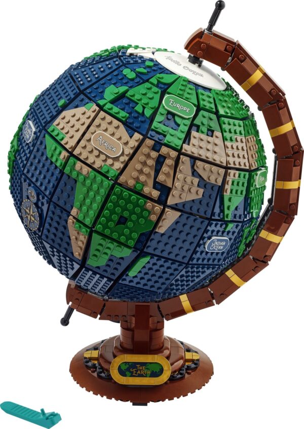 LEGO IDEAS THE GLOBE (21332) - Image 3